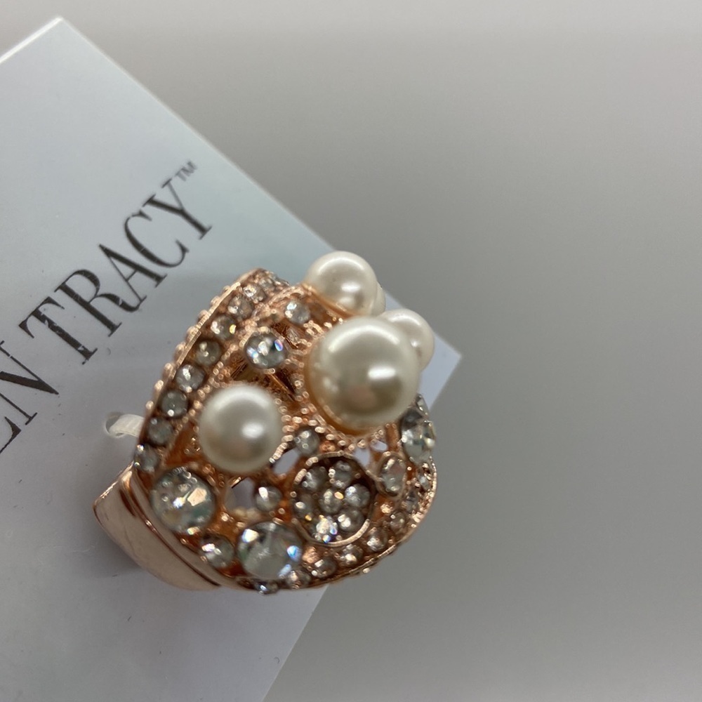 Ellen Tracy Faux Rose Gold Diamond Pearl Cocktail Ring One Size NWT - Picture 3 of 7